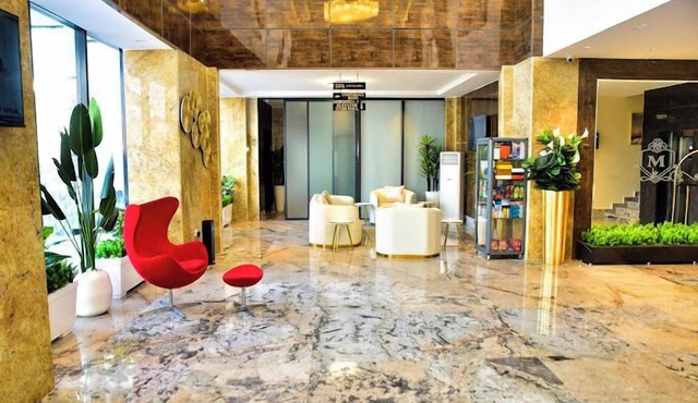 3pple M Continental Hotel & Suites