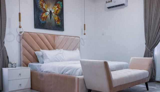 4 bedroom terrace with pool & chef in Lekki