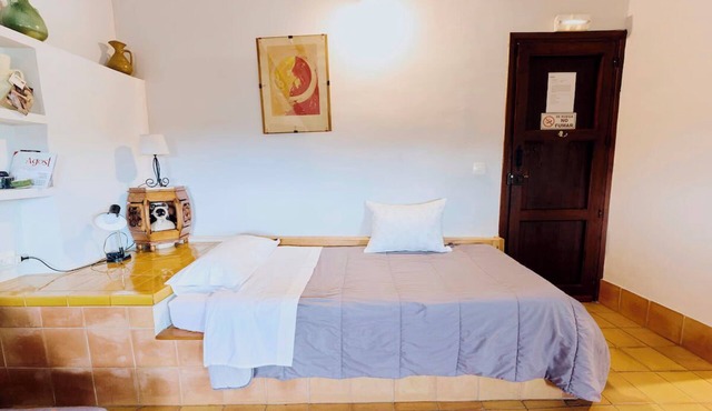 A small room with kitchen and bathroom in Agost