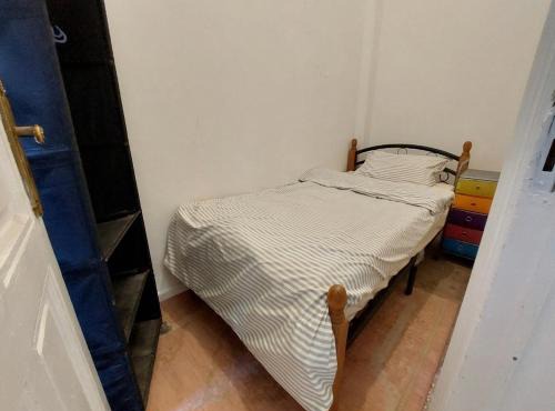 AL- Mazareta I Alexandria downtown l Economic Bedroom I For Men only I