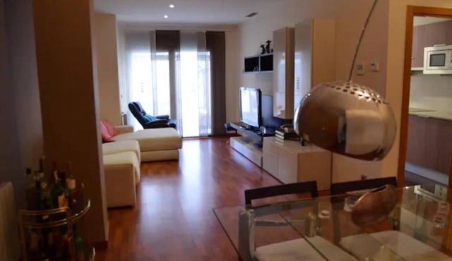 Apartamento con jardin Centro figueres in Figueres