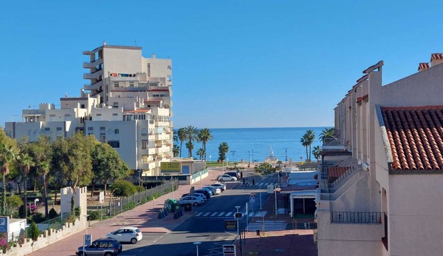 Apartamento con Terraza y Vistas al Mar, al Lado del Balneario Marina D'or in VC