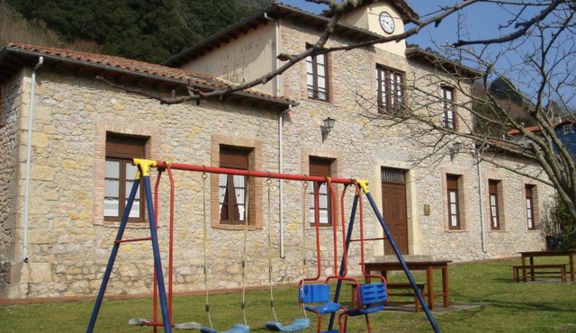 Apartamentos Rurales La Escuela in Buelles