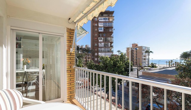 Apartment "Eolo" with Sea View, Wi-Fi, A/C & Terrace in Benidorm