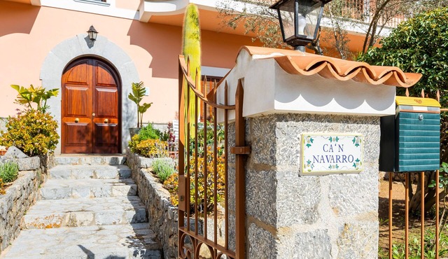 Apartment 'Navarro' with Mountain View, Private Terrace and Wi-Fi in Soller
