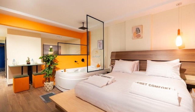 appartement Studio 5 min Airport Jacuzzi hotel, Massager
