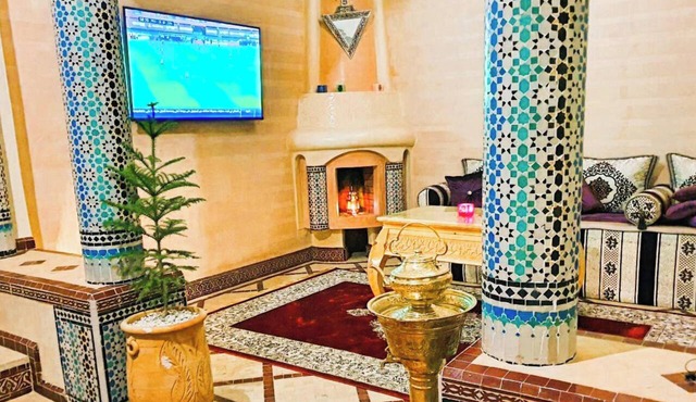Authentic Family Riad with a pool and views of the Atlas Mountains, near the Medina.