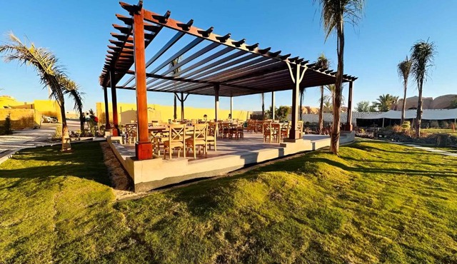 Azad Siwa Hotel