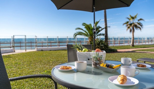 Beach Front house - Full Sea view - Dona Lola Beach Resort - Marbella - Mijas in Calahonda