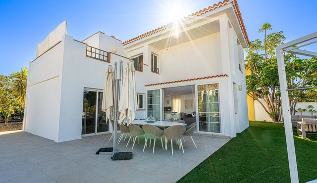 BEAUTIFUL DETACHED HOUSE IN PUNTA RASCA IN THE HEART OF PALM MAR in Palm-Mar