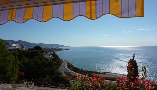 Beautiful High Quality 2 Bed, 2 Bath Apt, Large Terrace with Stunning Views in Nerja