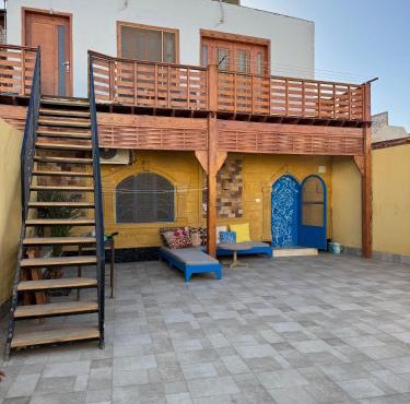 Blue Villa in Lighthouse