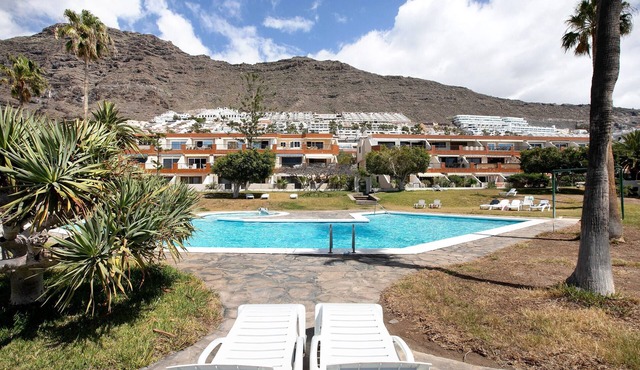 Bright Tenerife Apartment Near the Beach: Pool, Private Terrace and Wi-Fi in Santiago del Teide