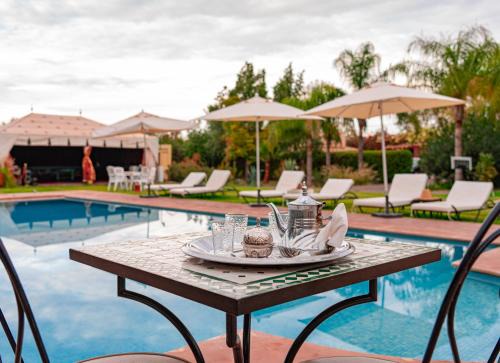 Bungalow with Pool View & Breakfast