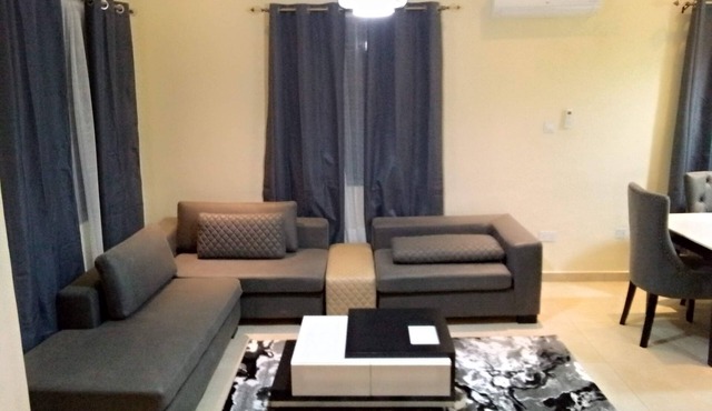 Captain’s Lodge (Gorgeous 2 Bedrooms Townhouse in serene environs)