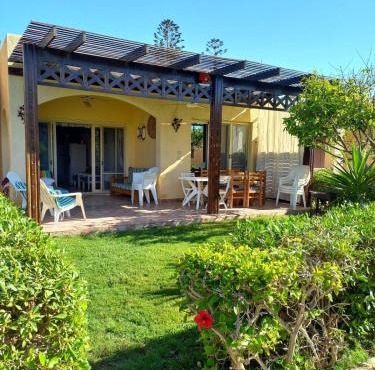 Chalet with garden -sea view cleopatra village - kilo 86 - north coast