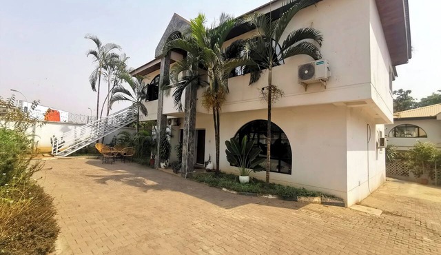Charming 2-bedroom house with AC, fitness room in wonderful Maitama, Abuja. in Abuja