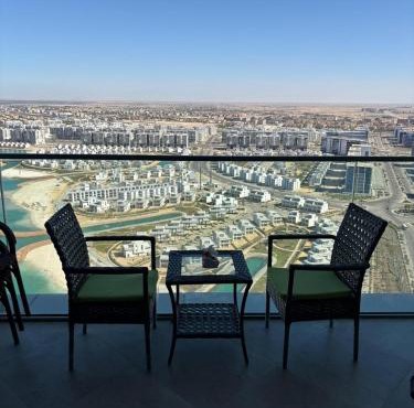 Chic Stays - 1BR Alamein Towers Floor 32
