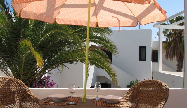 Cosy, modern, quiet Apartment ideal for couples, no complex, sea view in Tías