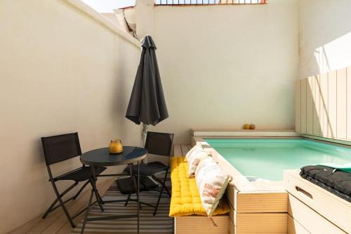 cozy loft patio+pool +wifi in Valencia