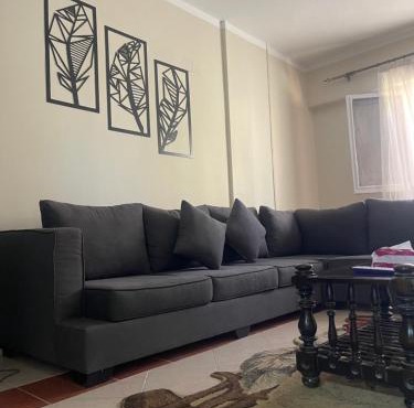 Cozy New Cairo Stay - Steps from garden 8