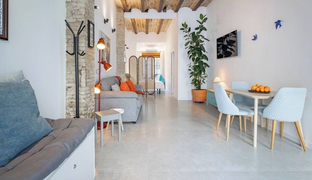 Cozy Studio with Terrace in Ruzafa by Invalencia in Valencia