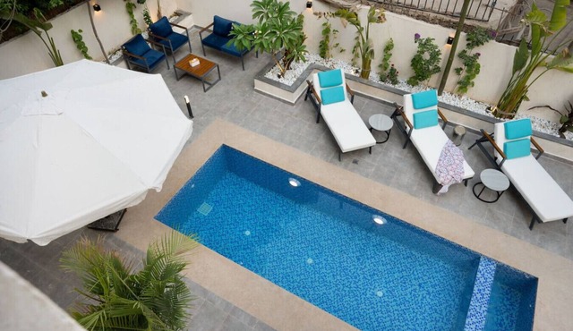 88 Escape | Pool Modern Prime Spot by spacey