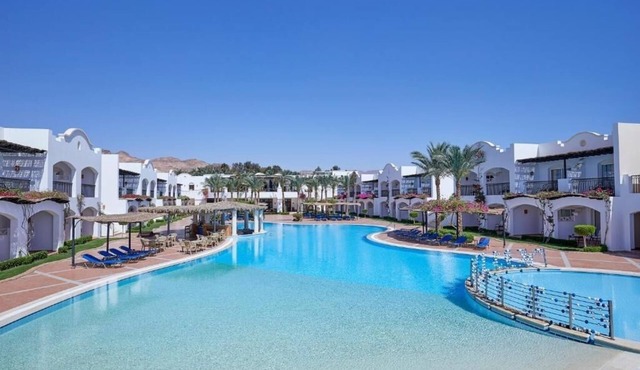 Elegant Room just moments away from Dahab Beach | Swimming Pool & Hot Tub