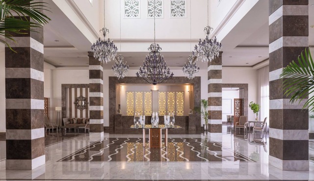 Glamorous Ground Floor Room Steps Away From Almaza Bay Beach w/Kids Playground