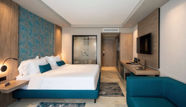 Golden Tulip El Mechtel