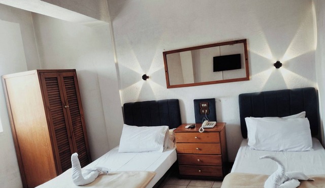 Grand Memphis Single Room