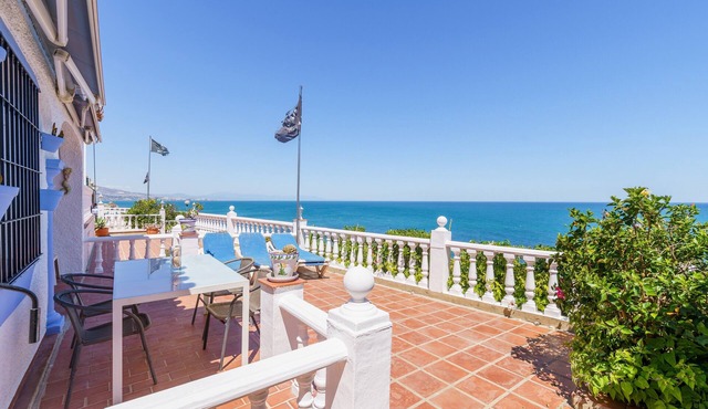 Holiday Home '2 in Front Of The Sea' with Sea View, Wi-Fi and Air Conditioning in Fuengirola