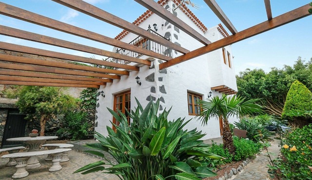 Holiday Home”Casa Carmen” with Mountain View, Ocean View, Pool in La Guancha
