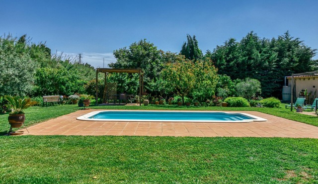 Holiday Home 'Castell del Montgrí' with Mountain Views, Pool and Wi-Fi in Torroella de Montgrí