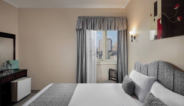 Holidays Express Hotel