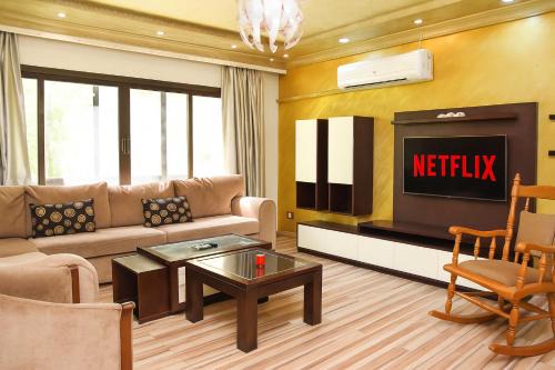 Hot Jaccuzi 2BDR Hotel standard in Maadi Degla Top street 233