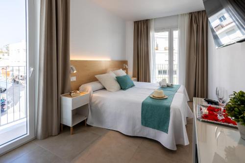 Hotel OASIS CENTRO in Conil de la Frontera