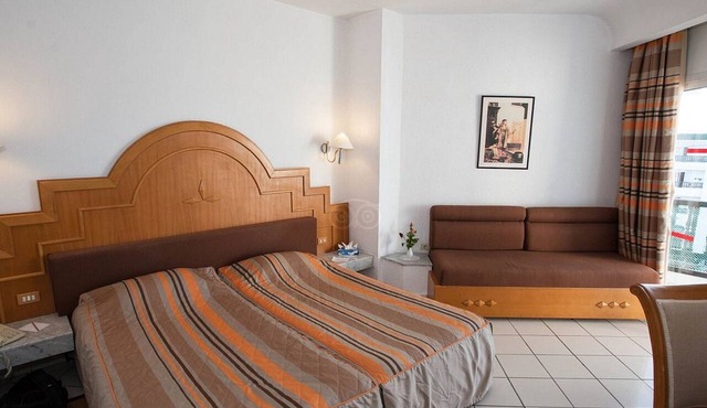 Hotel Riviera - Family Only