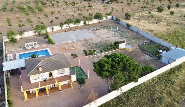 Isolated Rural House with Pool in San Martín de Montalbán