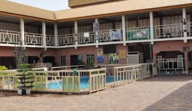 Keviz Hotel