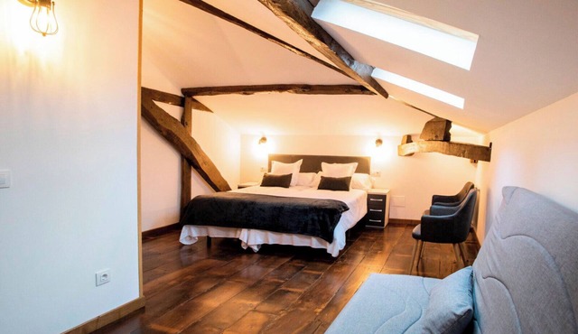 La Corrolada de Ana: Rural House for 10 PAX in Debodes