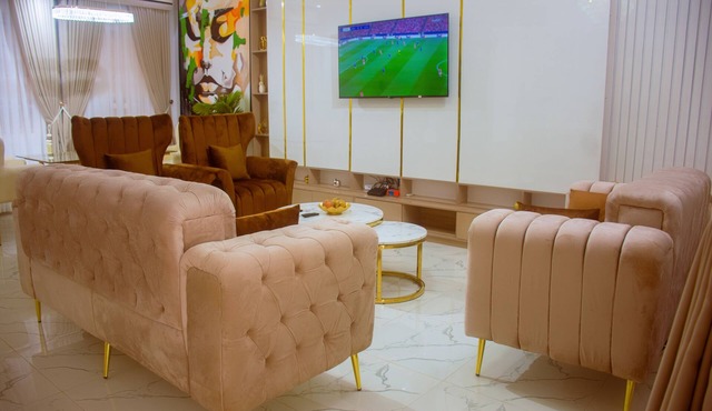 Lekki Aprt/Pool/Gym/sleeps 6/FreeP/Tv/WiFi