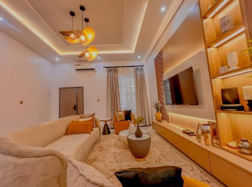 Lekki Luxury 4 bedroom with 24 power, Security, PS5, Pool & Gym