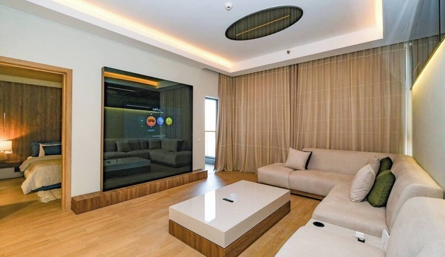 Luxurious 1BR Apt - Aeon Courtyard - 120