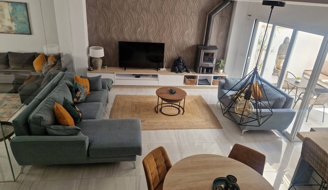 Luxurious 3/4 bedroom roof terrace house with Jacuzzi in Centre of Nerja in Nerja