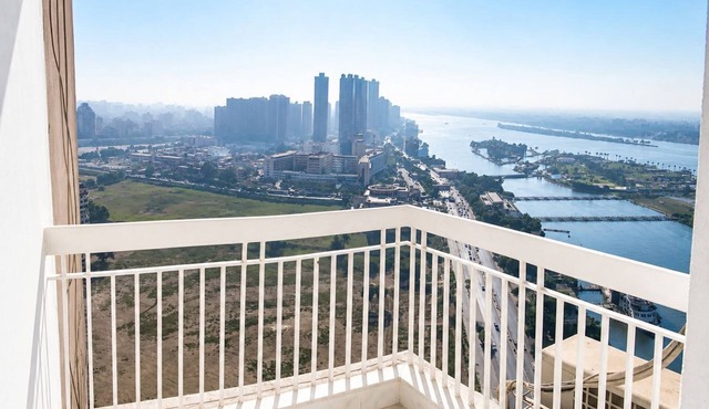 Luxury Nile View Apartment in Cairo Private Balcony & 3 Bedrooms
