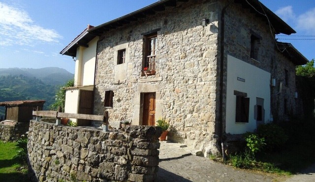Magnificent views, authentic and fully equipped. Picos de Europa region. in Parres