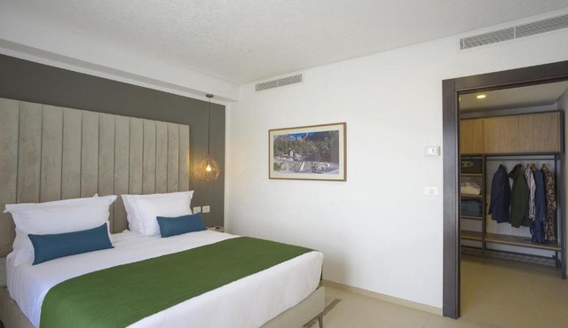 MAIA HOTEL SUITES