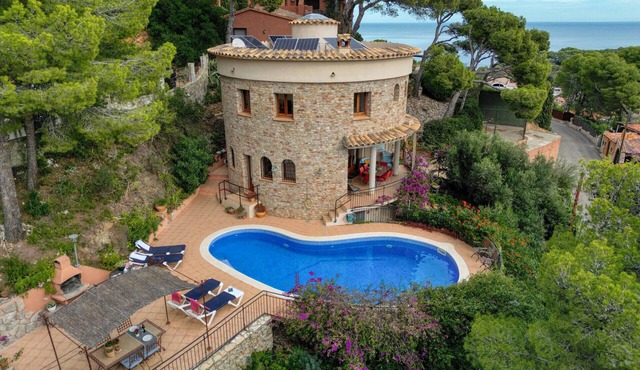 MM152: House with private pool in Sa Riera, Begur in Begur