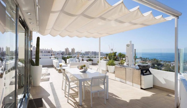 Modern & Spectacular Ocean View ,wifi,beach Front. in Playa de las Americas